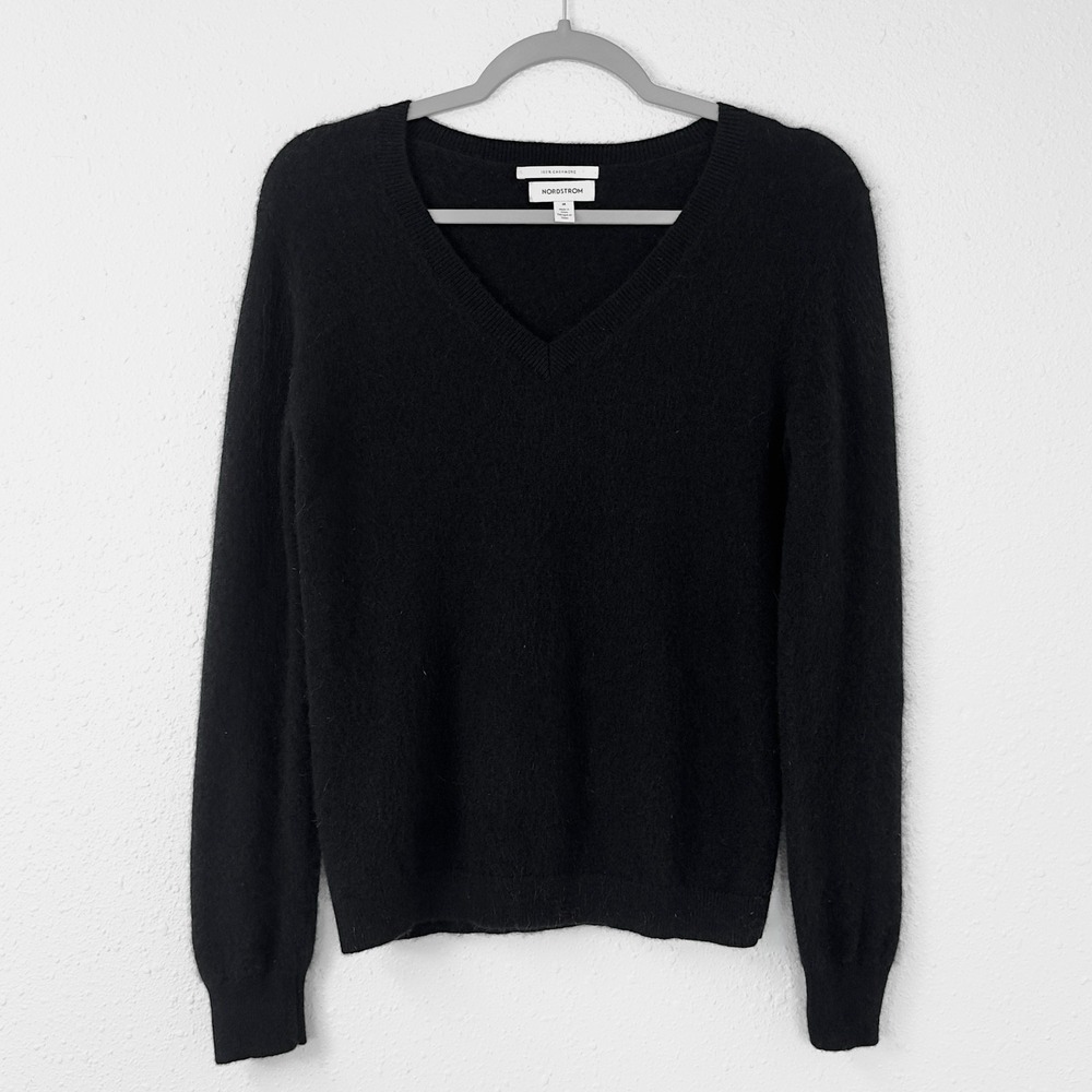 Nordstrom Women's 100% Cashmere Sweater V-Neck Luxury Minimalist Pullover Size M